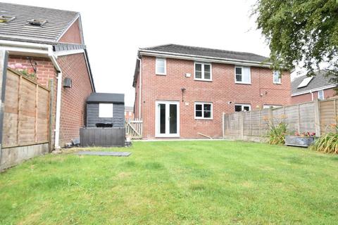 16 Barlow Close, Bury, BL9 6WF