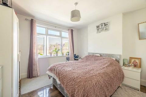 2 bedroom flat for sale, Drayton Gardens, West Drayton UB7