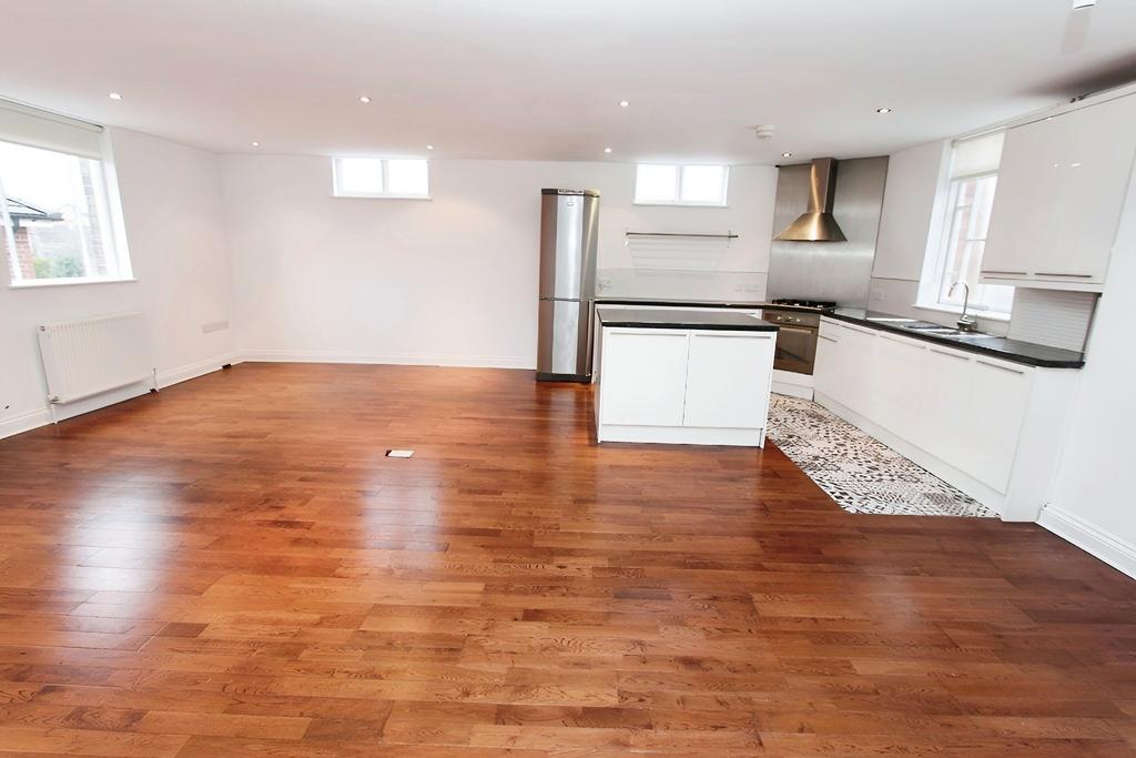 Apartment in Beeston - View 3