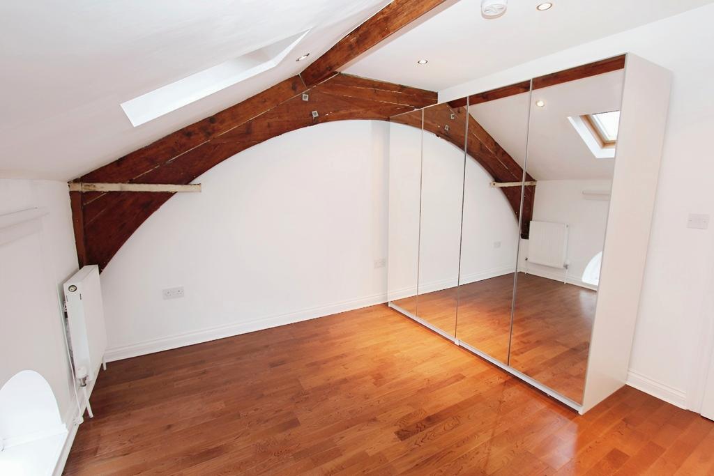 Apartment in Beeston - View 5