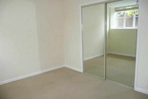 1 bedroom flat for sale, Laws Lane, Finedon, NN9