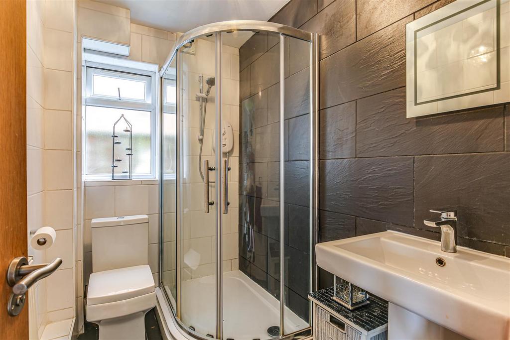 20 Shower Room.jpg