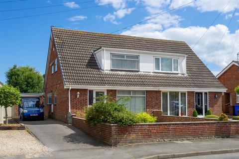 17 Carrs Meadow, Withernsea, HU19 2EL