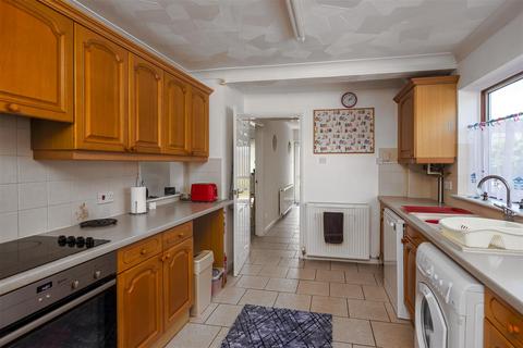 17 Carrs Meadow, Withernsea, HU19 2EL
