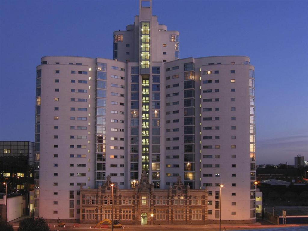 299603103 d1b8df6272 b-2.jpg