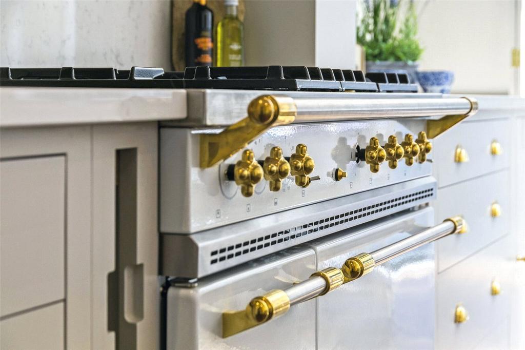 Oven