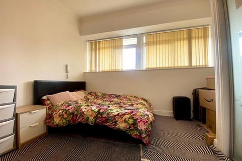 2 bedroom flat to rent, Townsend Way, Birmingham, West Midlands, B1