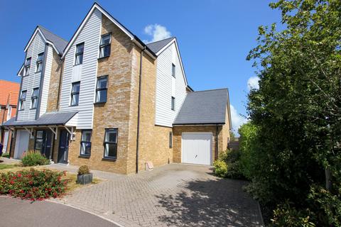 4 bedroom townhouse for sale, Pippin Close, New Romney TN28