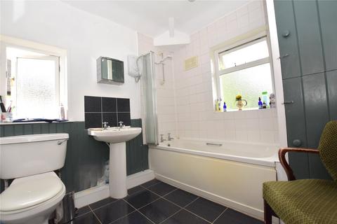 10 Trenic Crescent, Leeds, LS6 3DL