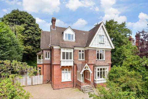 1 bedroom ground floor flat for sale, Somers Road, Reigate, Surrey