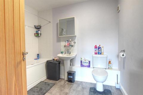 Flat 7, Devonshire House Devonshire Road, Bexhill-on-sea, TN40 1AH