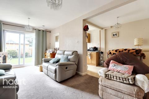 2 Sexton Close, Rainham, RM13 8BH