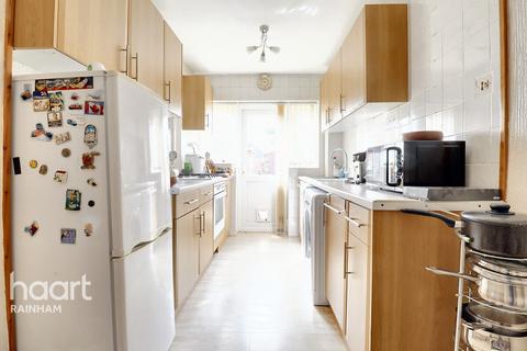 2 Sexton Close, Rainham, RM13 8BH