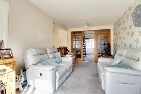 2 Sexton Close, Rainham, RM13 8BH