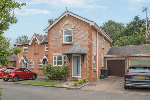 2 bedroom link detached house for sale, Bennetts Farm Place, Little Bookham, Leatherhead, KT23