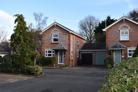 Bennetts Farm Place, Little Bookham, KT23