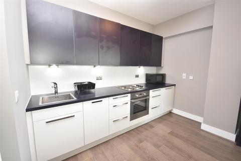 1 bedroom flat for sale, Skyline Plaza, Basingstoke RG21