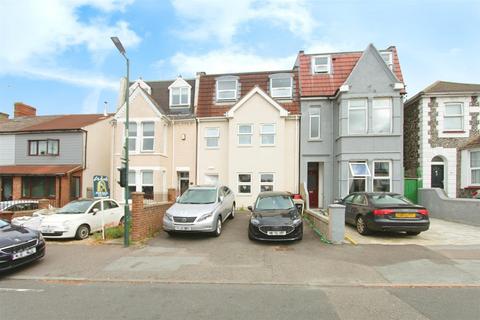 2 bedroom flat for sale, Napier Road, Gillingham