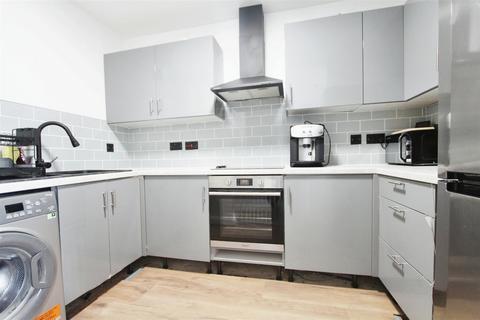 2 bedroom flat for sale, Napier Road, Gillingham