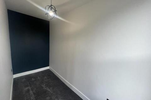 2 bedroom flat to rent, 39A Railway Street, Chatham ME4