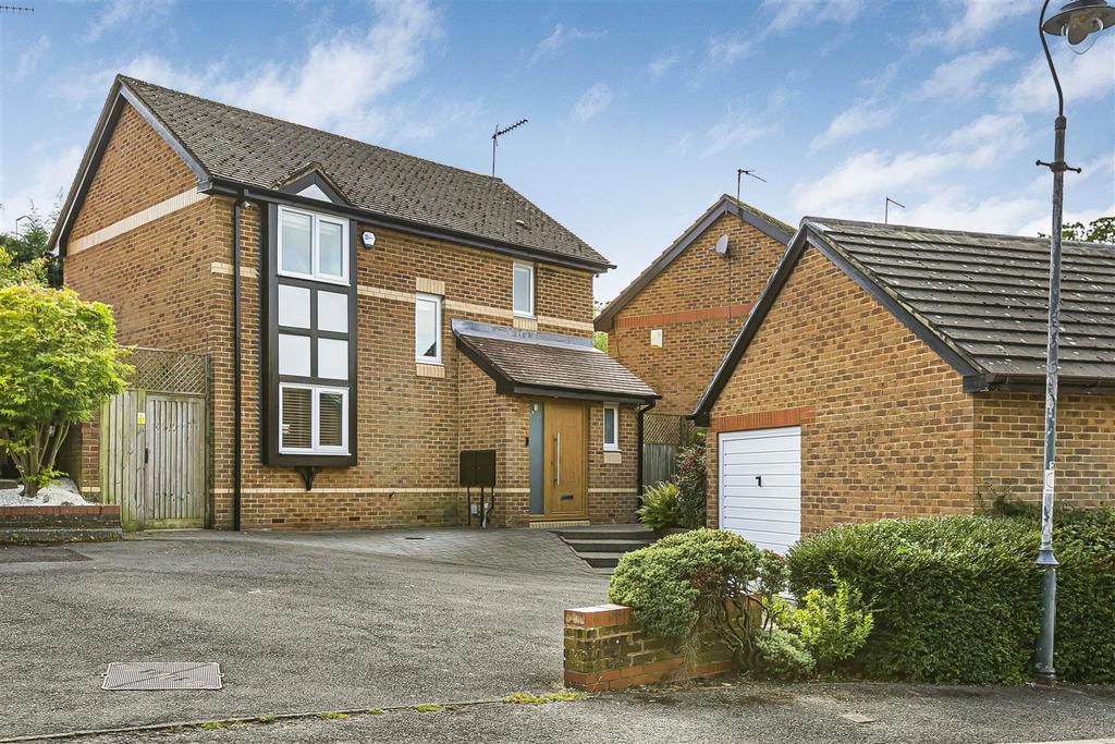 Nell gwynn close shenley radlett 3 bed detached house 665 000