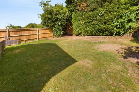 46 Bruce Close, Haywards Heath, RH16 4QE
