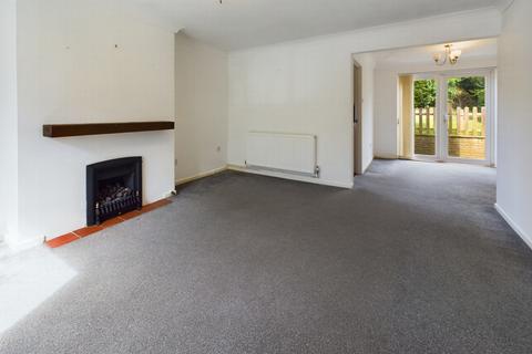46 Bruce Close, Haywards Heath, RH16 4QE