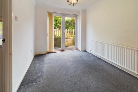 46 Bruce Close, Haywards Heath, RH16 4QE