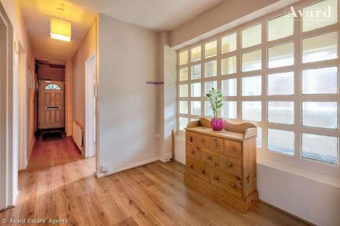 2 bedroom flat for sale, Bromley Road, Brighton BN2