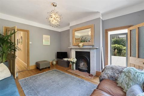 5 bedroom detached house for sale, Jesmond Dene, 8 Brogdale Road, Faversham