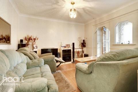 2 bedroom maisonette for sale, Petts Hill, Northolt