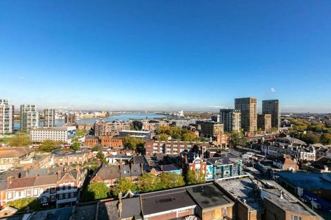 2 bedroom penthouse to rent, 2 Greens End,, London, SE18