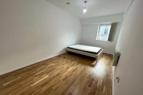 2 bedroom penthouse to rent, 2 Greens End,, London, SE18