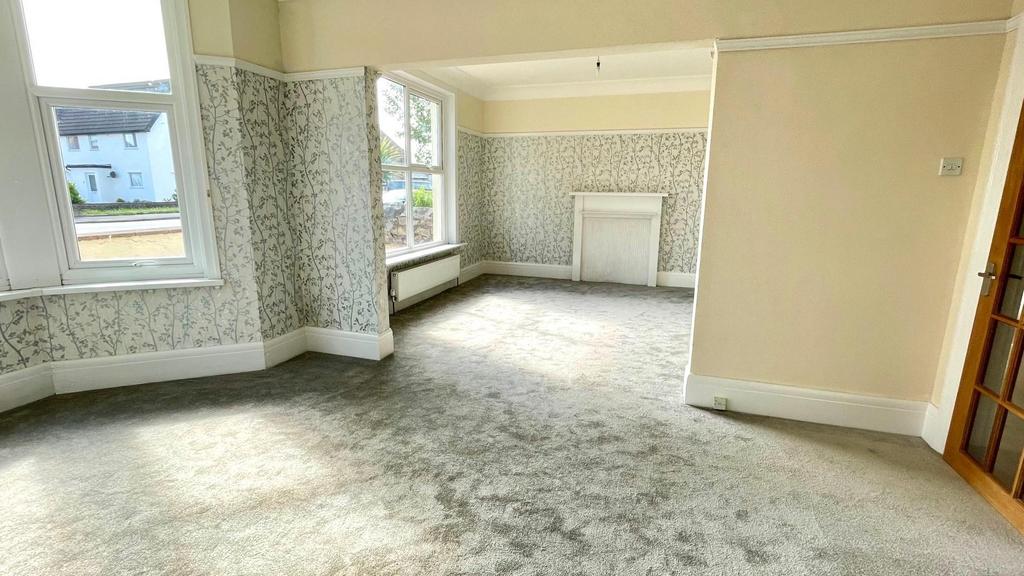 Lounge/dining room