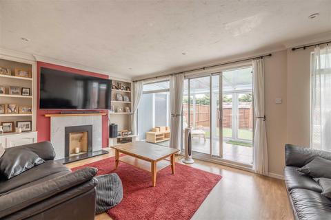 6 Gordon Road, Windsor, SL4 3RH