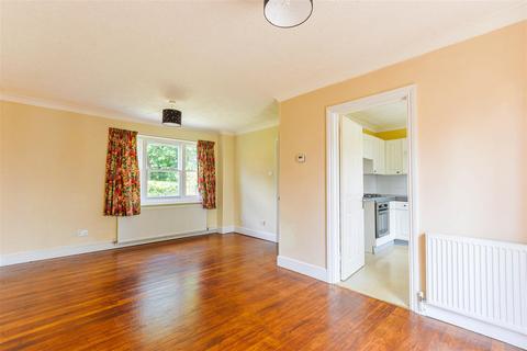 3 bedroom end of terrace house for sale, Langton Close, Battle