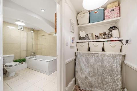 1 bedroom flat for sale, High Street, Penge, Bromley, SE20