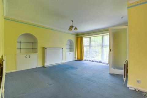 2 Abbots Close, Battle, TN33 0BZ
