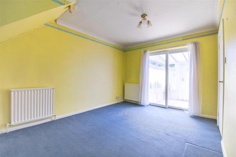 2 Abbots Close, Battle, TN33 0BZ