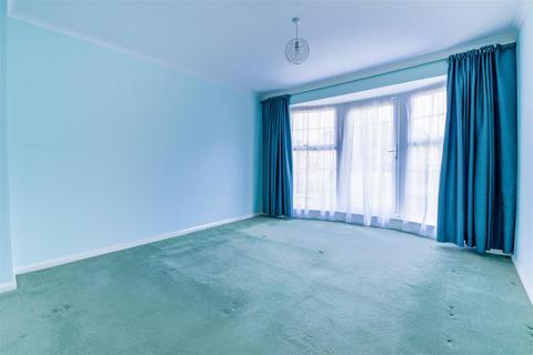 2 Abbots Close, Battle, TN33 0BZ