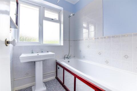2 Abbots Close, Battle, TN33 0BZ