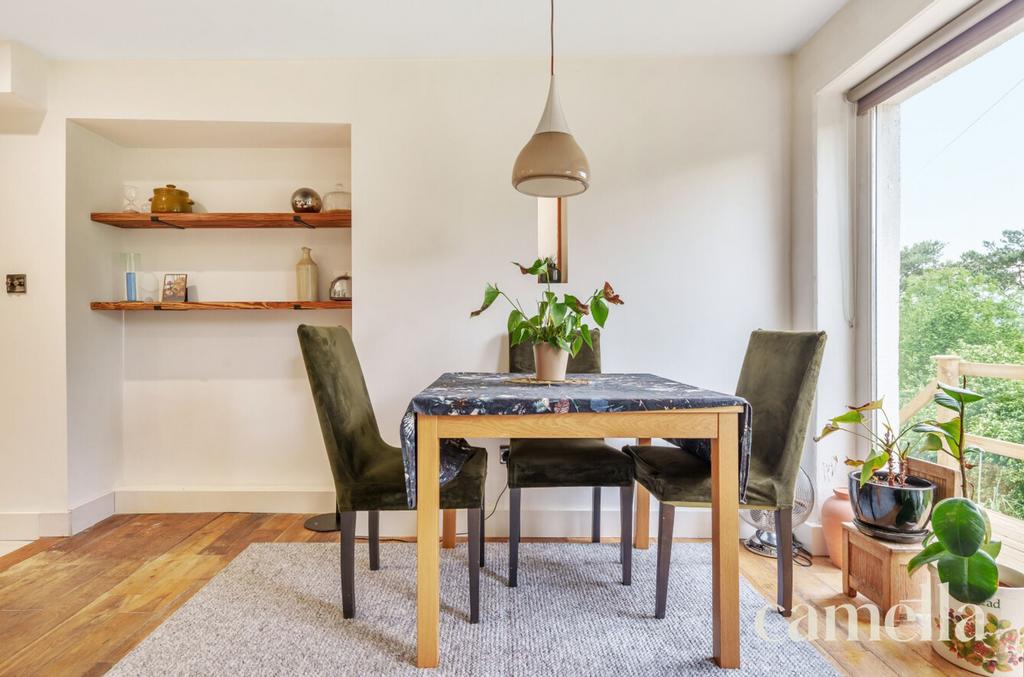 Kitchen/ Dining Room