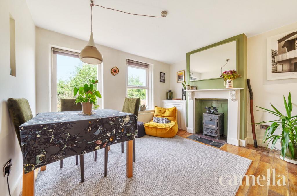 Kitchen/ Dining Room