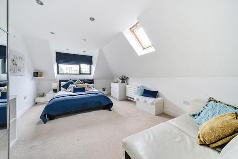 Orchard End Yester Park, Chislehurst, BR7 5DQ