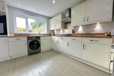 5 bedroom detached house for sale, Campus Drive, Northampton NN2