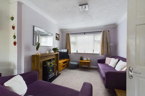 4 bedroom house for sale, Woodlands Grove, Coulsdon CR5