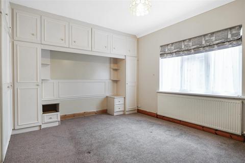 33 Alleyn Park, Southall, UB2 5QU