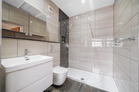 33 Alleyn Park, Southall, UB2 5QU