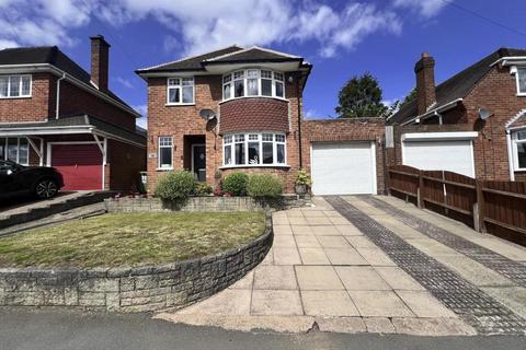 3 bedroom detached house for sale, Wentworth Road, Wollaston, DY8 4SB