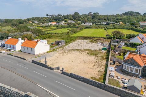 5 bedroom detached house for sale, Route De Rocquaine, St. Pierre du Bois, Guernsey